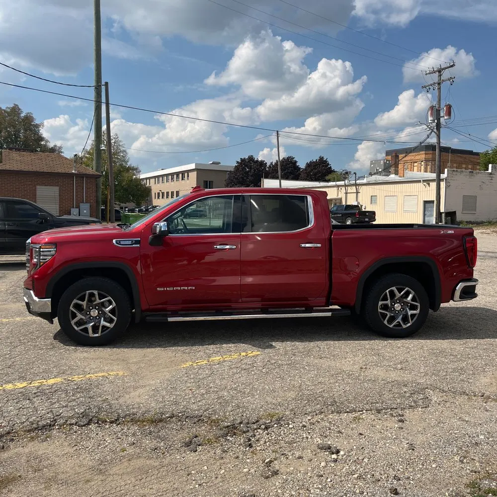 2024 GMC Sierra 1500 SLT