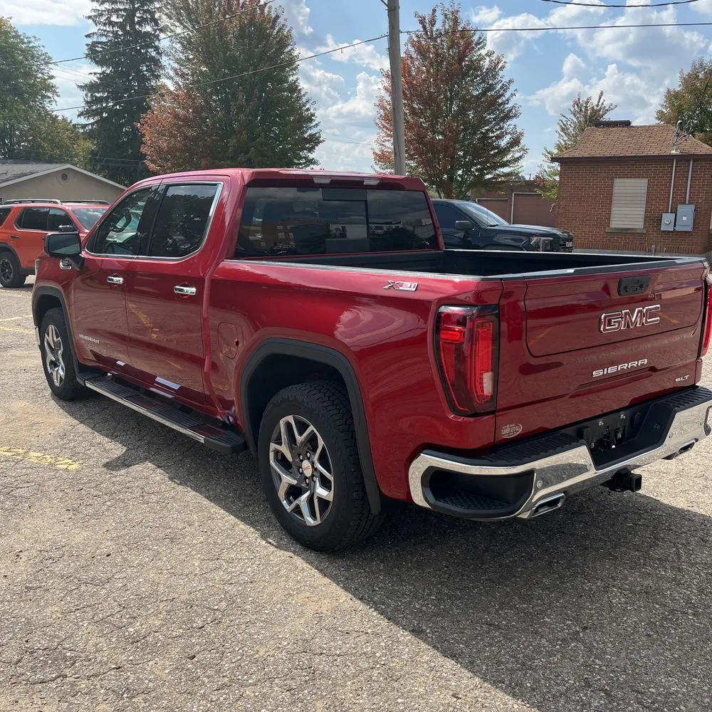 2024 GMC Sierra 1500 SLT