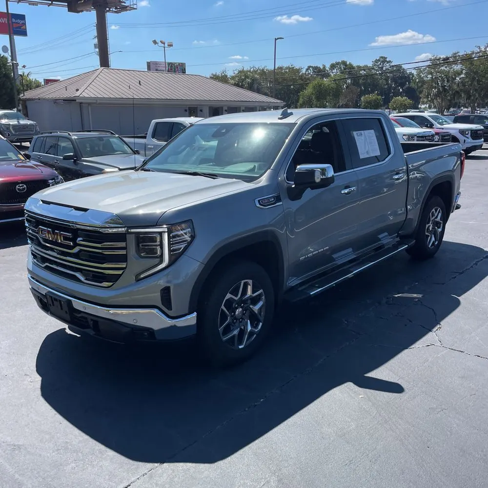 2025 GMC Sierra 1500 SLT