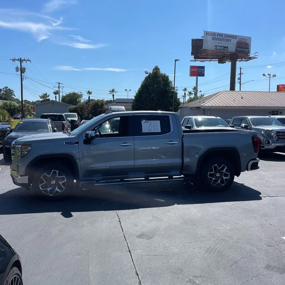 2025 GMC Sierra 1500 SLT