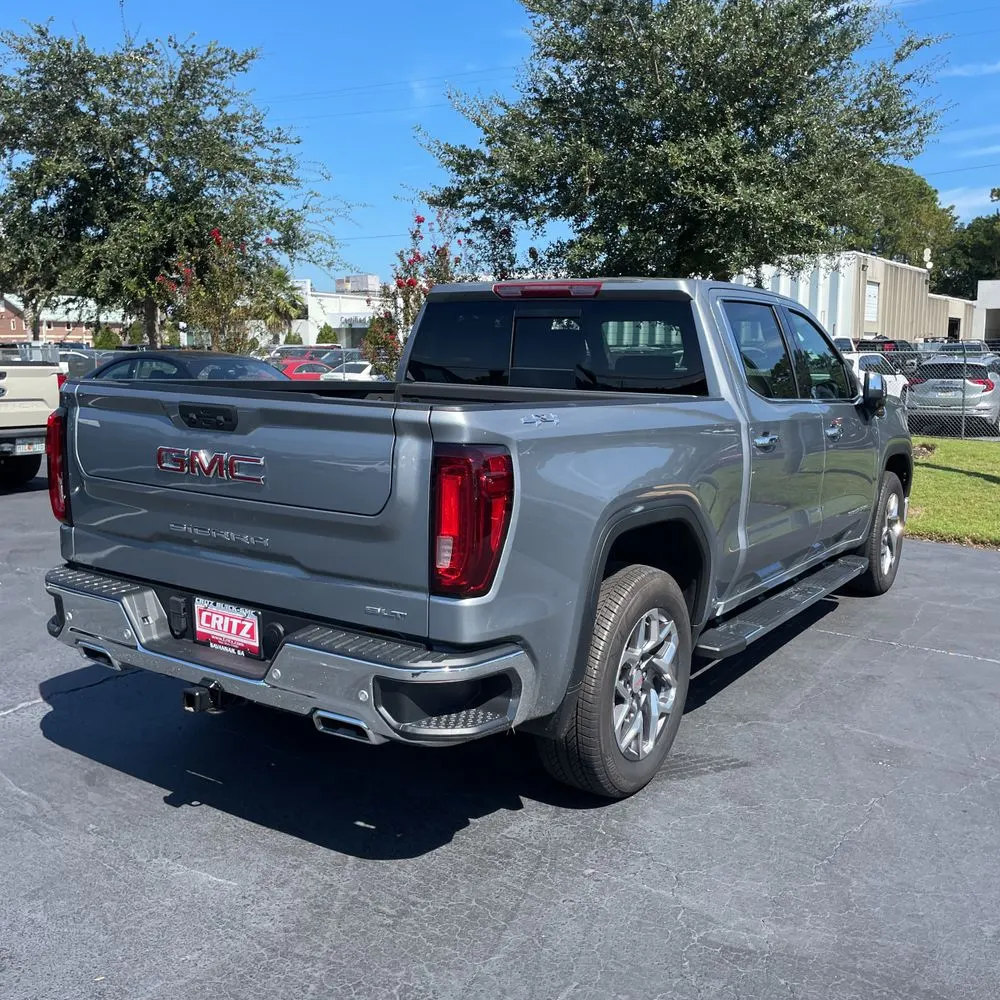 2025 GMC Sierra 1500 SLT