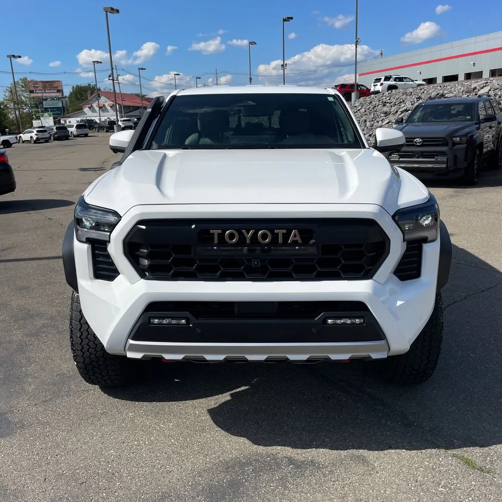 2025 Toyota Tacoma Trailhunter HV