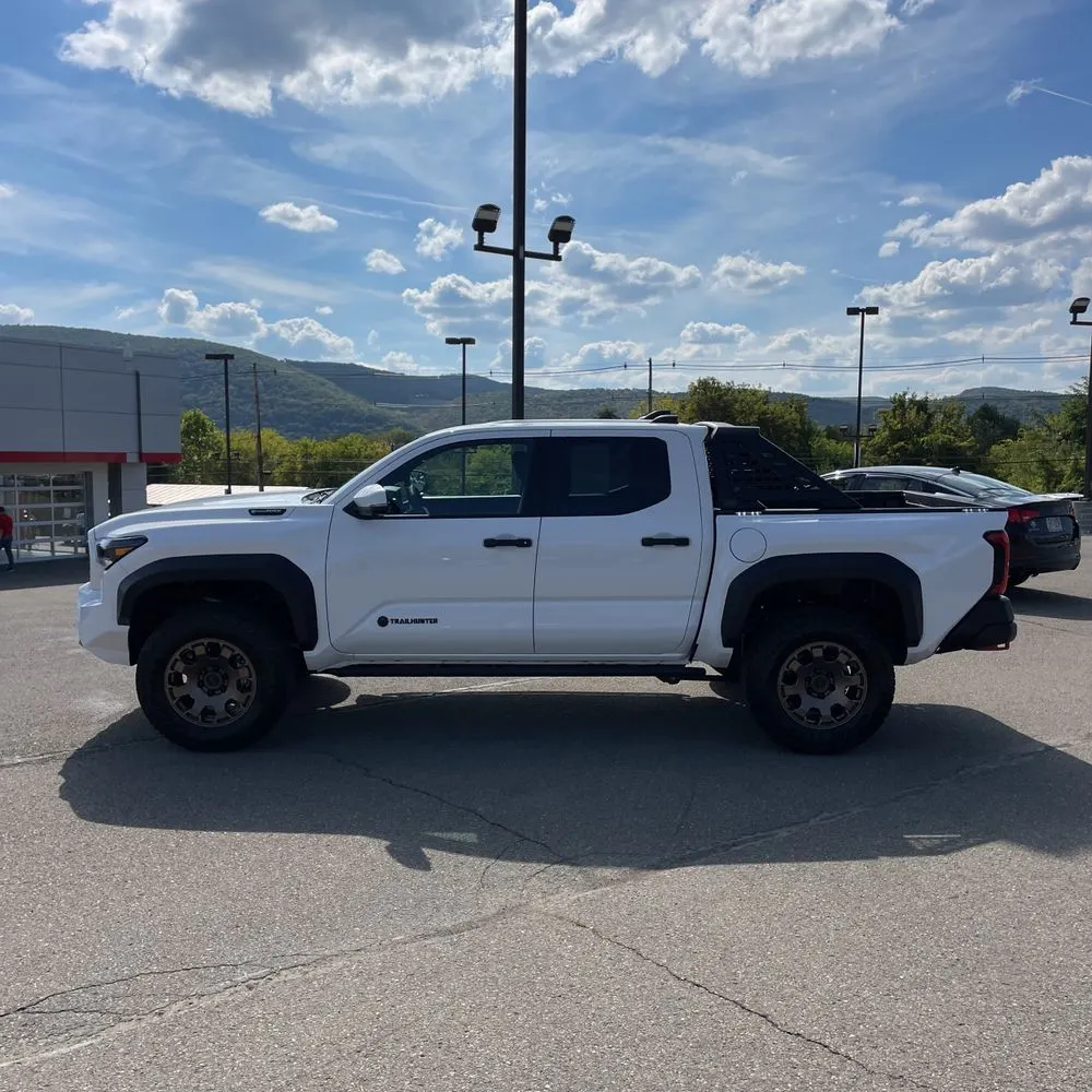 2025 Toyota Tacoma Trailhunter HV