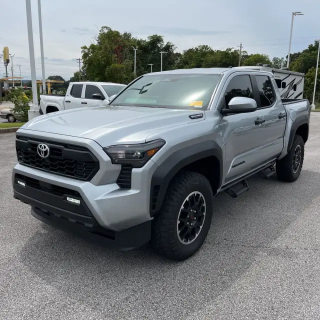 2025 Toyota Tacoma TRD Off-Road HV