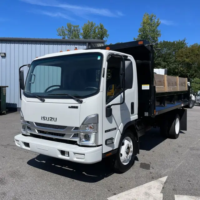 2025 Isuzu NRR NRR