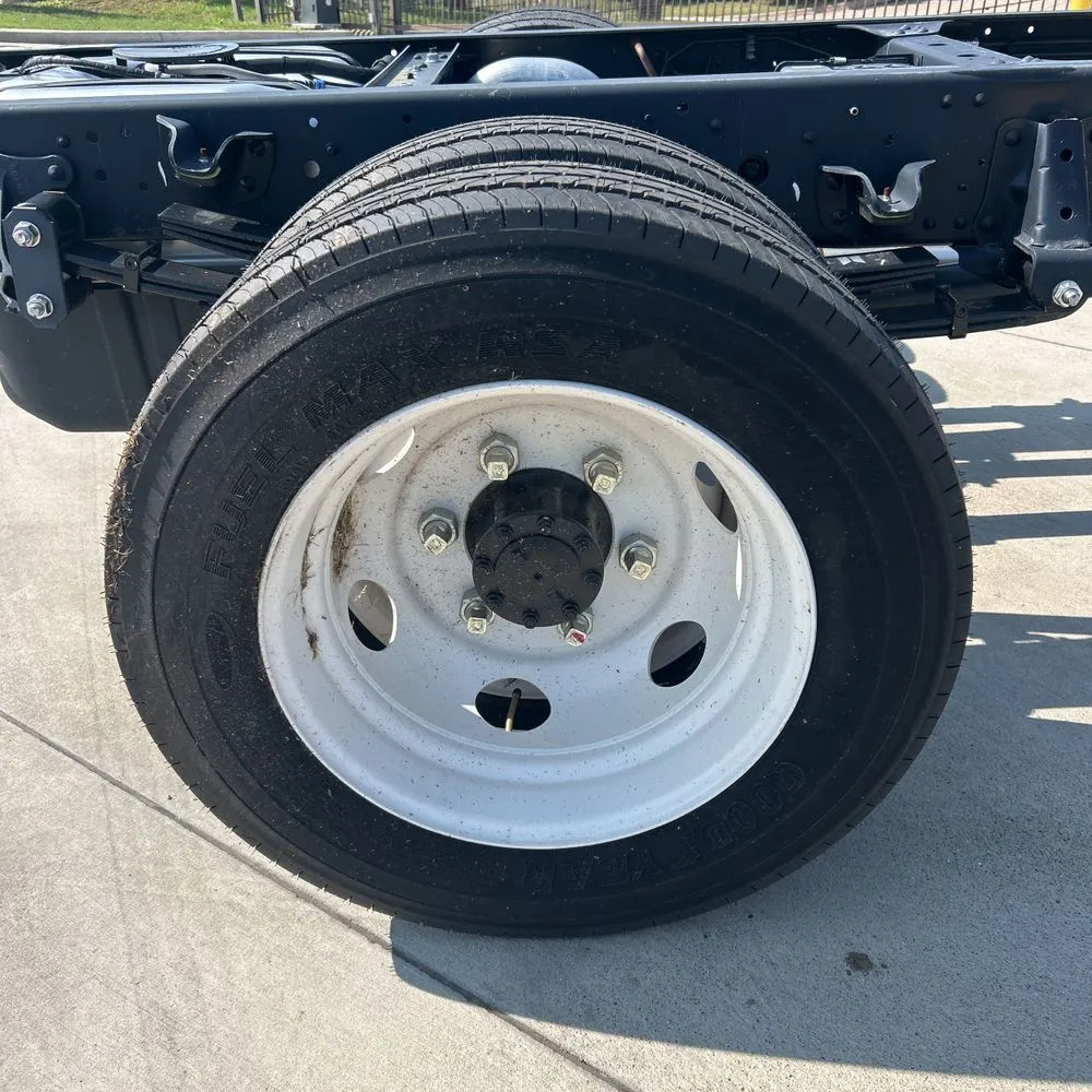 2025 Chevrolet 5500 XG Gas