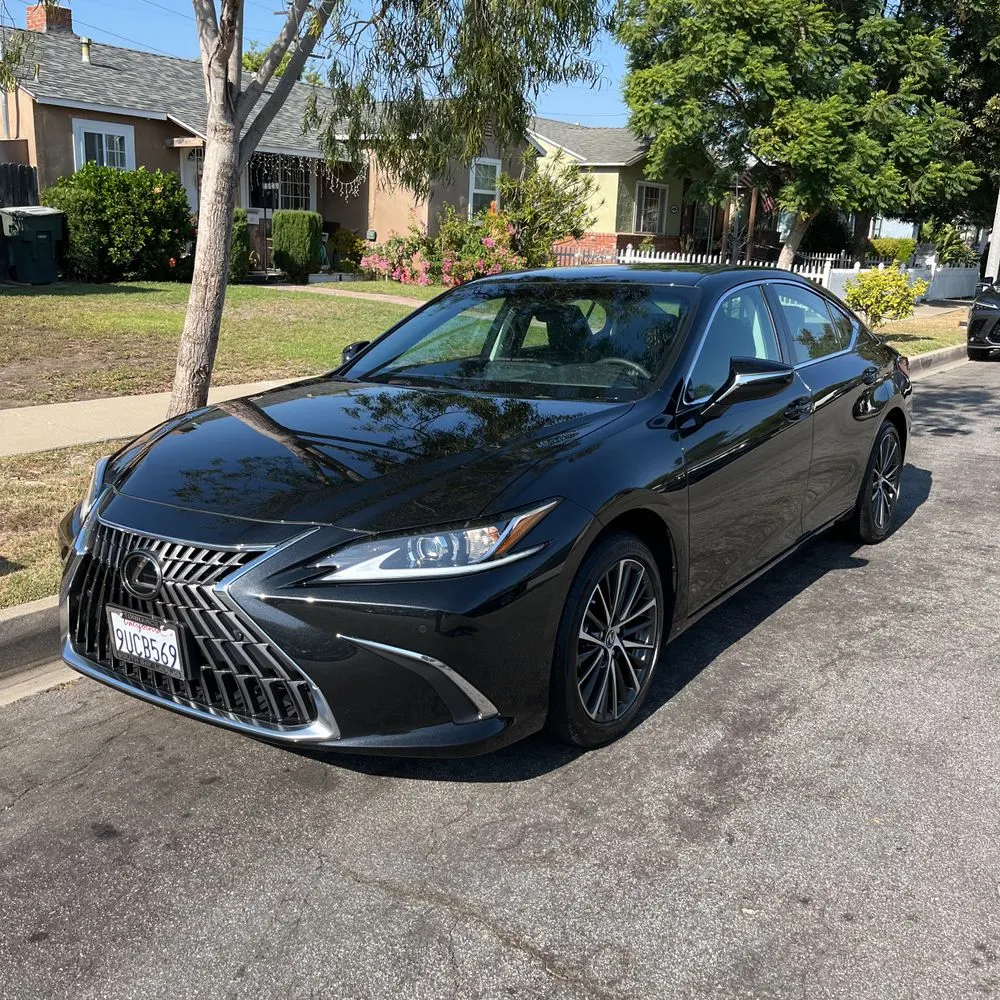 2025 Lexus ES 300h Base