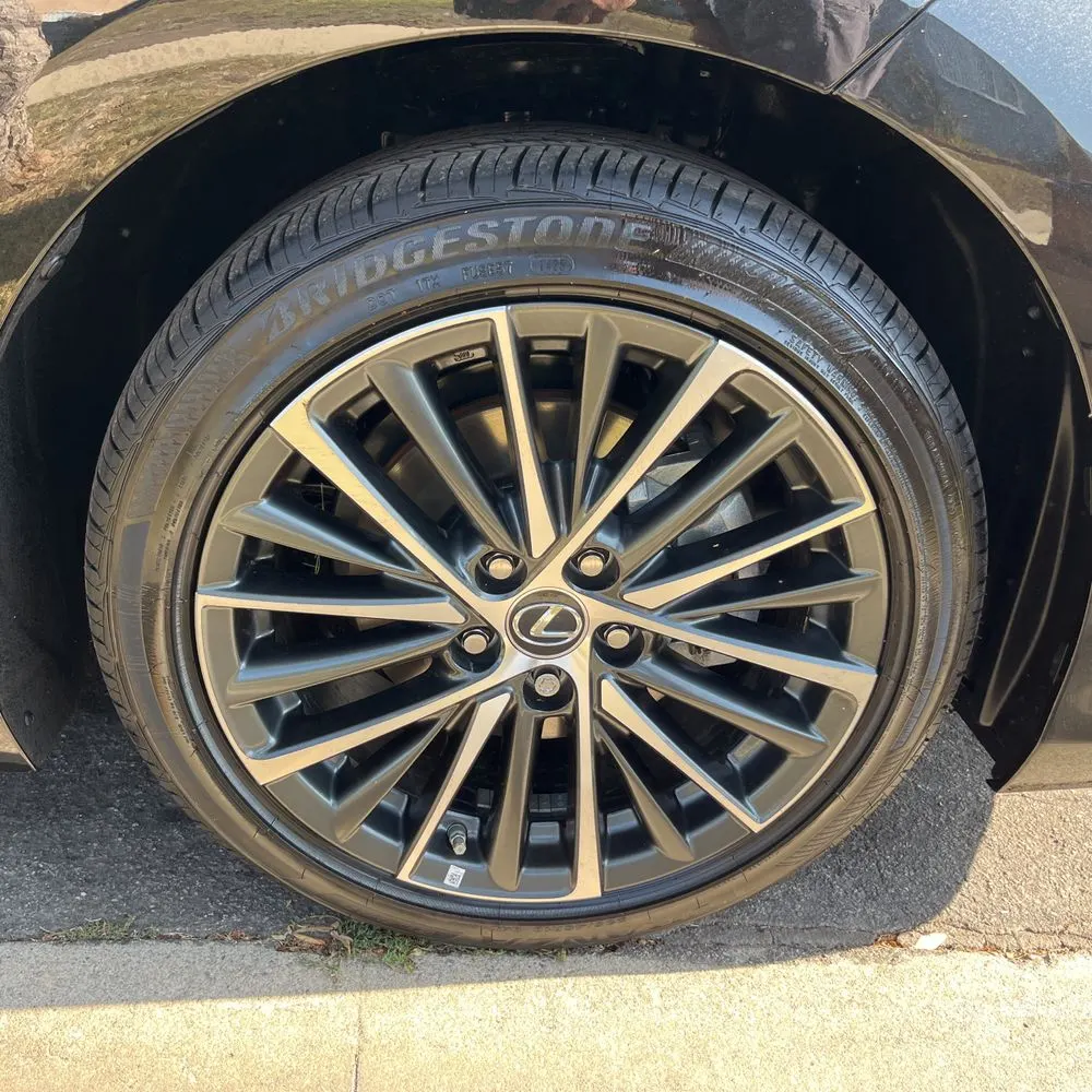2025 Lexus ES 300h Base