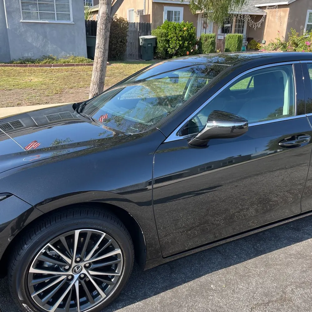 2025 Lexus ES 300h Base