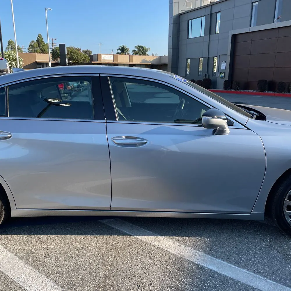 2025 Lexus ES 300h Luxury