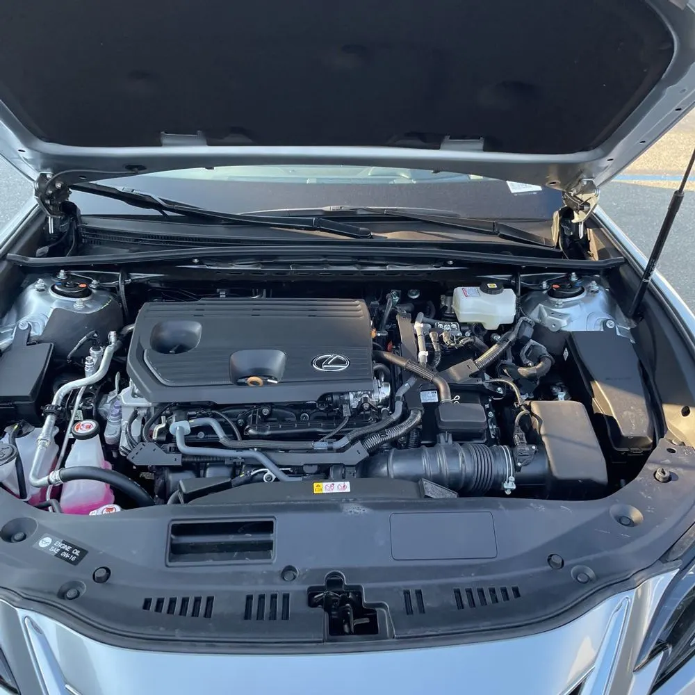 2025 Lexus ES 300h Luxury
