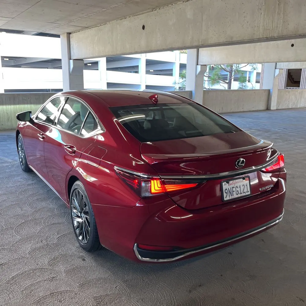 2024 Lexus ES 300h Luxury