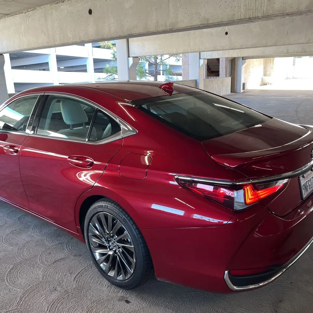 2024 Lexus ES 300h Luxury