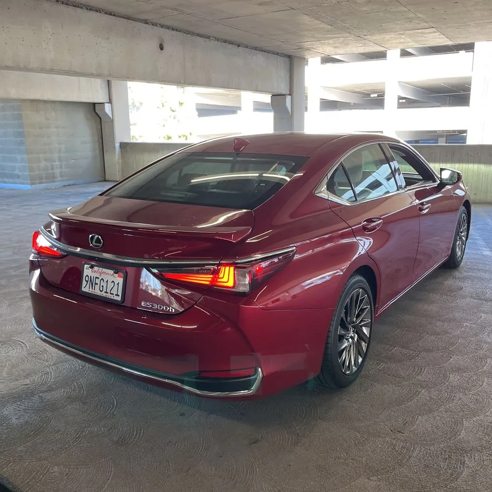 2024 Lexus ES 300h Luxury