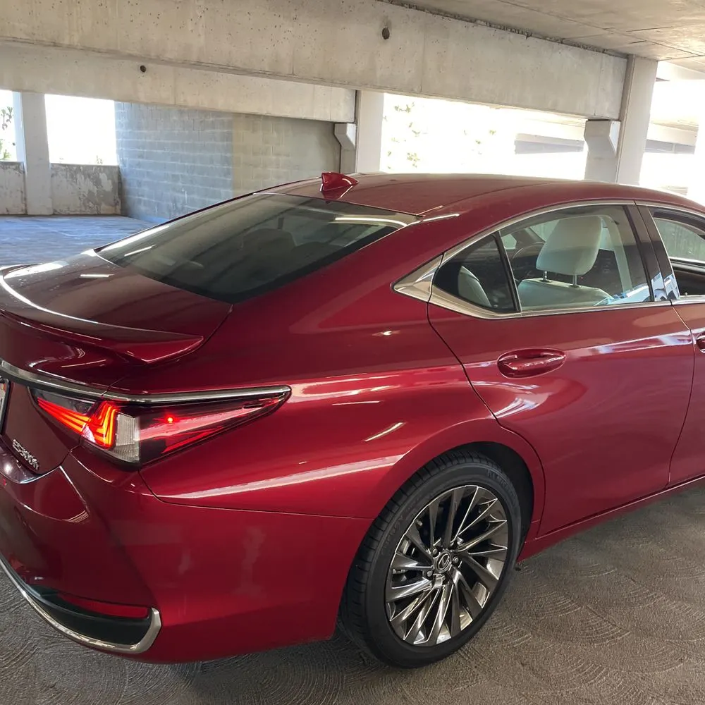 2024 Lexus ES 300h Luxury
