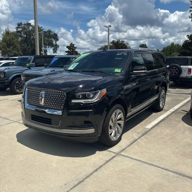 2024 Lincoln Navigator Premiere