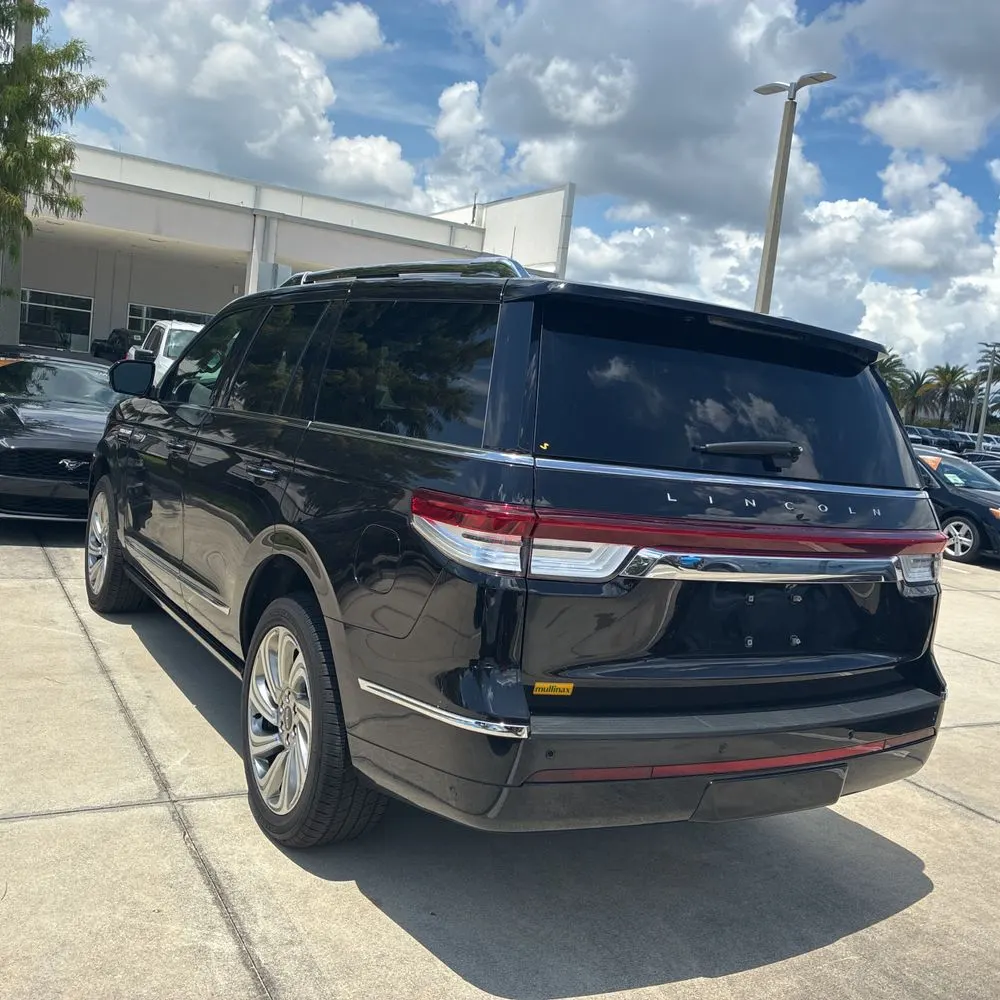2024 Lincoln Navigator Premiere