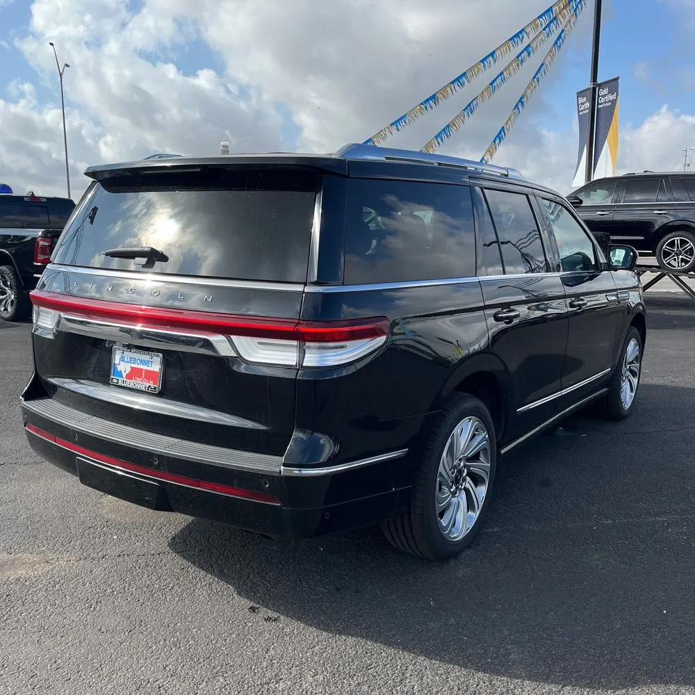 2024 Lincoln Navigator Premiere