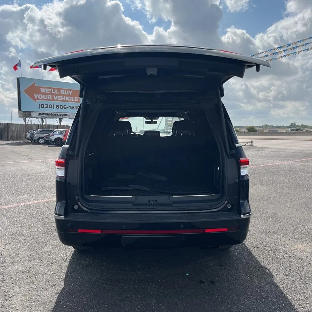 2023 Lincoln Navigator L Reserve