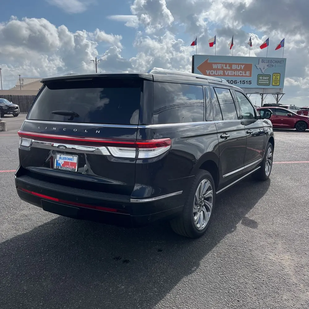 2023 Lincoln Navigator L Reserve