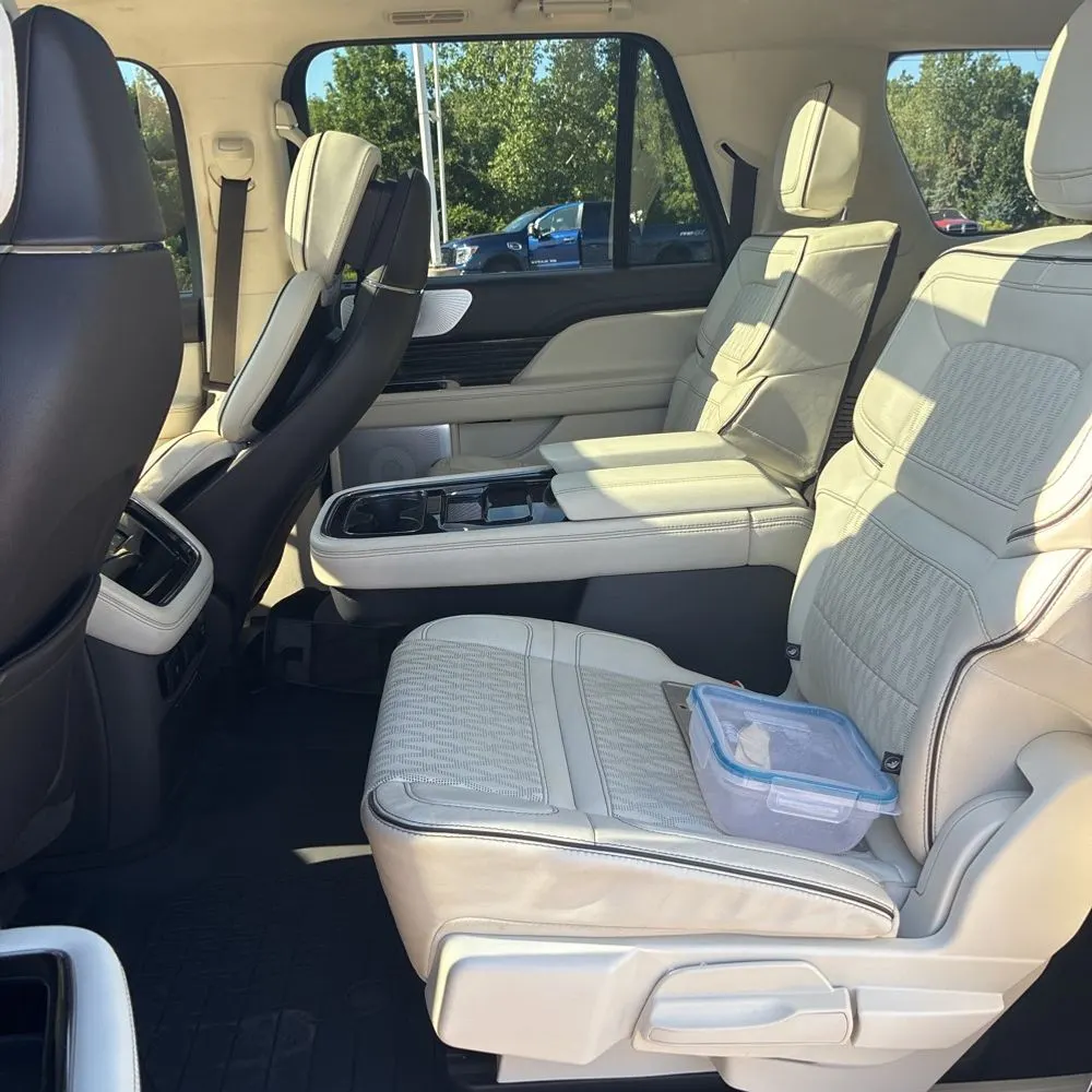 2024 Lincoln Navigator L Black Label