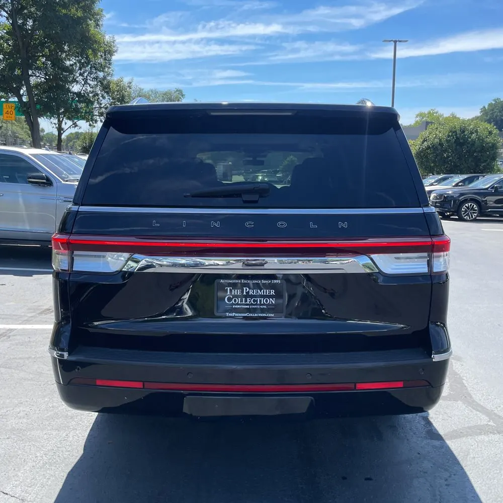 2022 Lincoln Navigator L Black Label