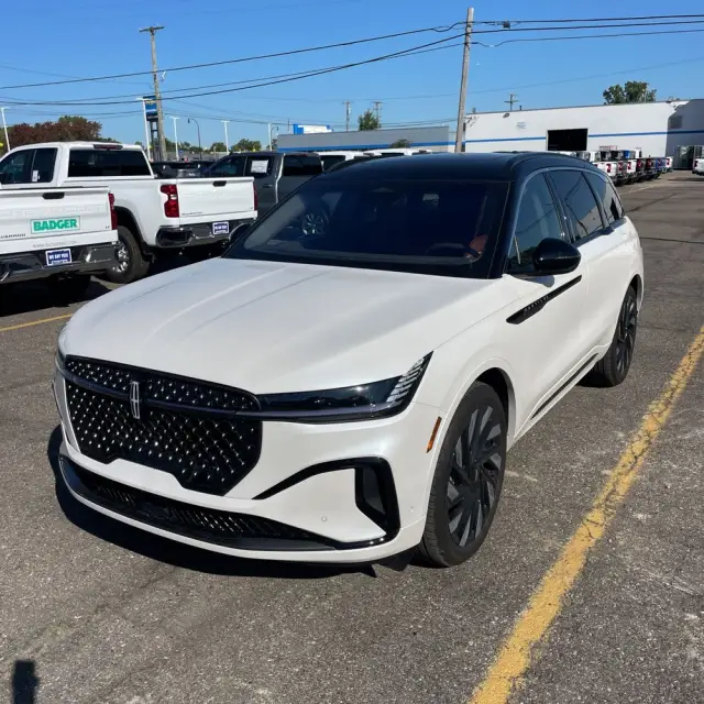 2024 Lincoln Nautilus Black Label