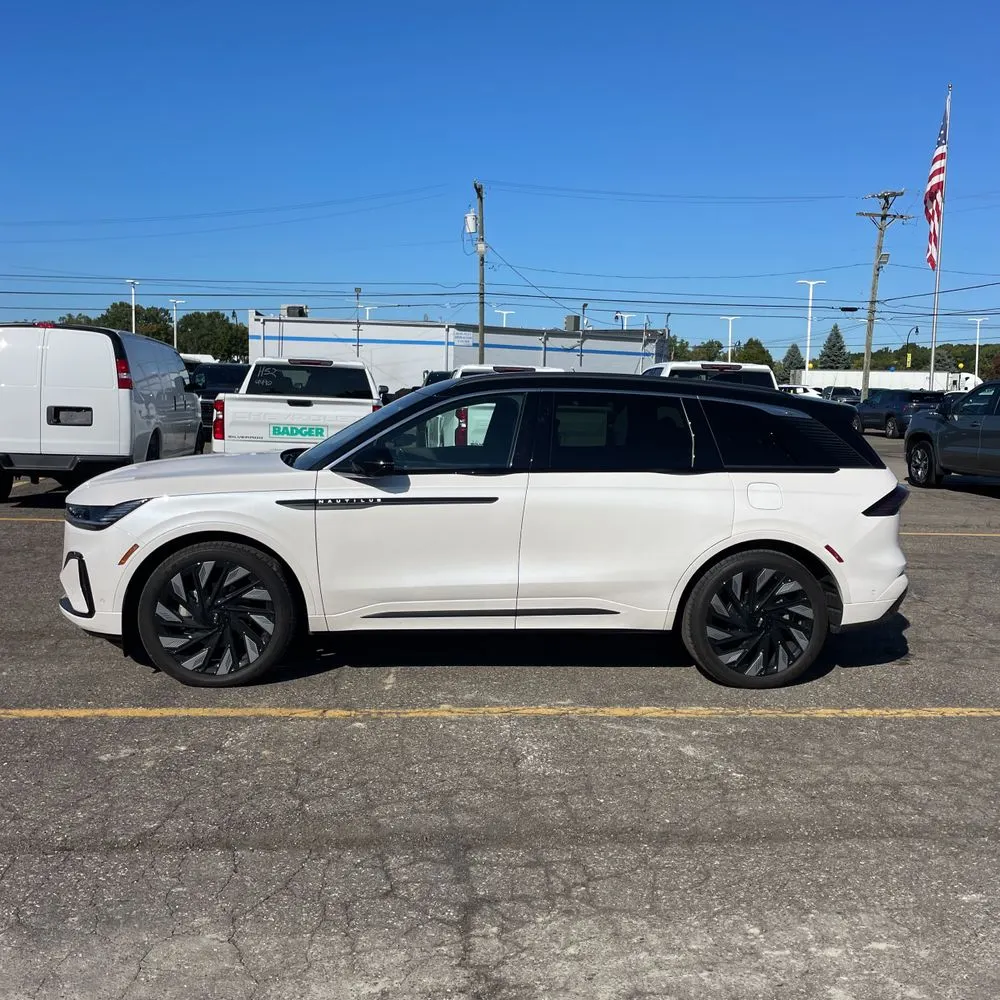 2024 Lincoln Nautilus Black Label