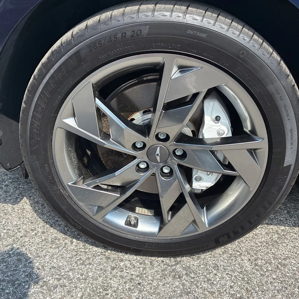 2025 Genesis Electrified GV70 Advanced