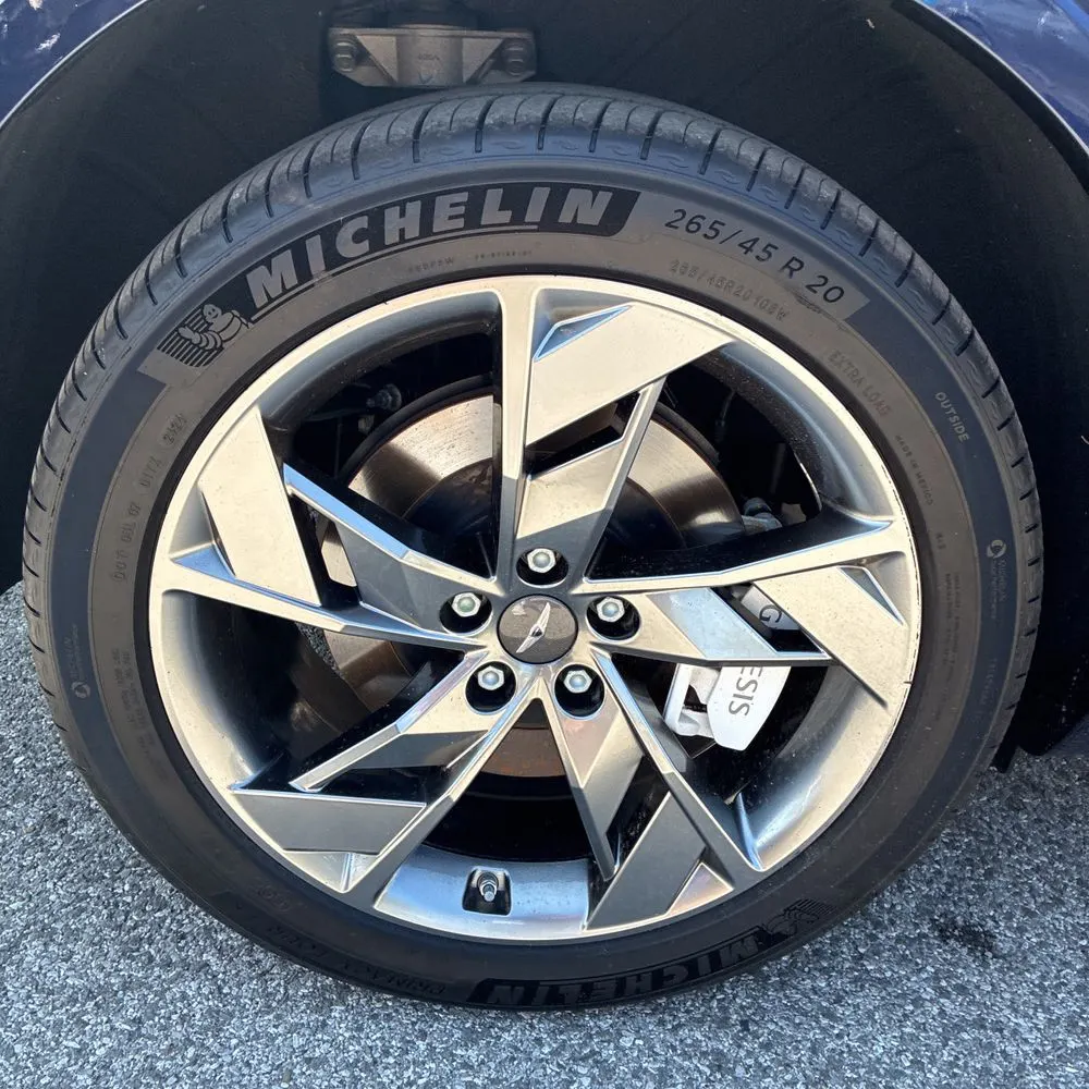 2025 Genesis Electrified GV70 Advanced