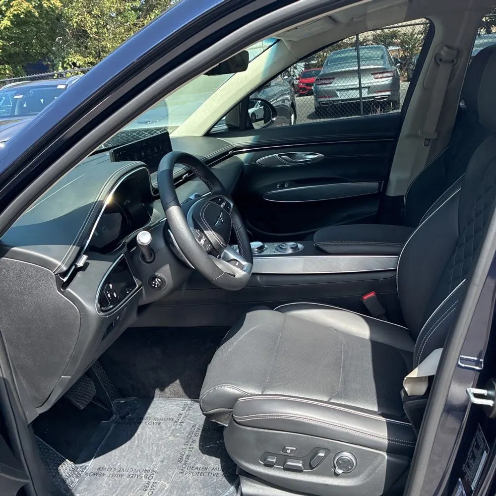 2025 Genesis Electrified GV70 Advanced
