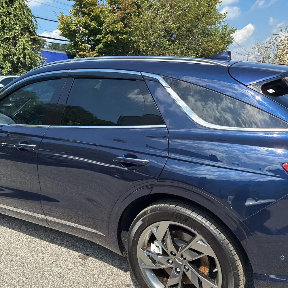 2025 Genesis Electrified GV70 Advanced