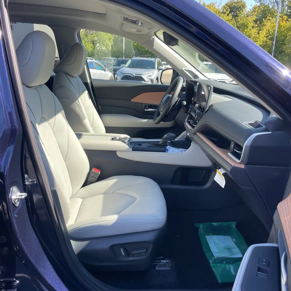 2025 Toyota Grand Highlander Platinum