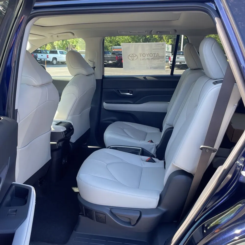 2025 Toyota Grand Highlander Platinum
