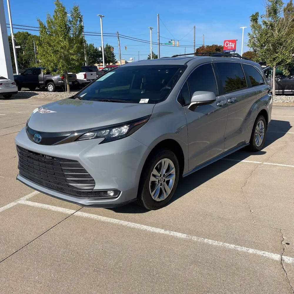 2023 Toyota Sienna Woodland Edition