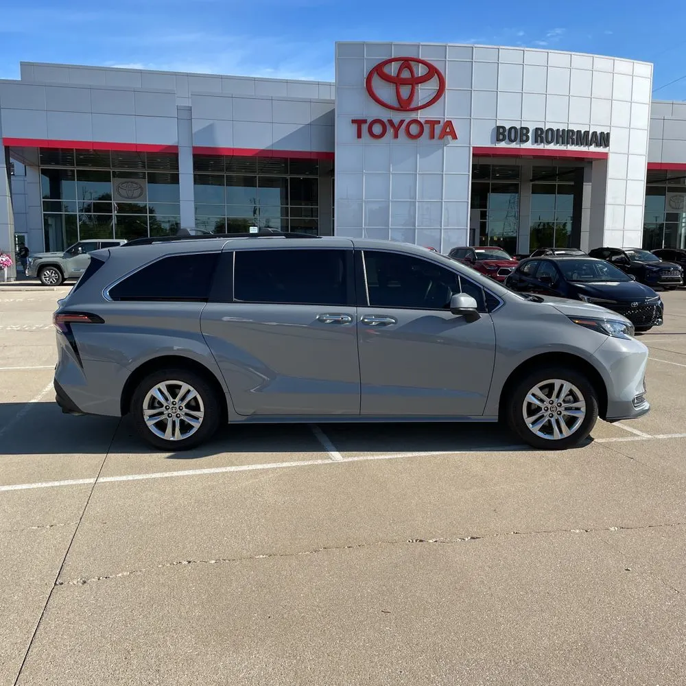 2023 Toyota Sienna Woodland Edition