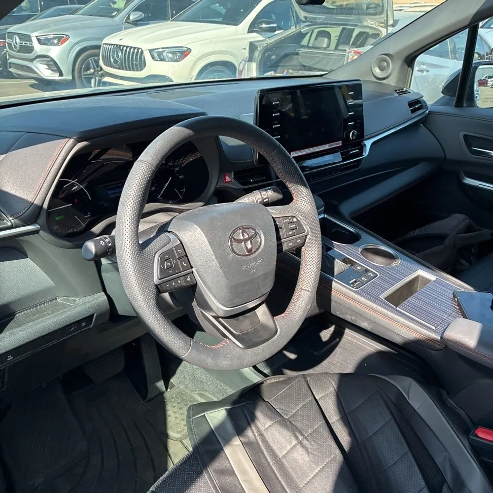 2024 Toyota Sienna XSE 7-Passenger