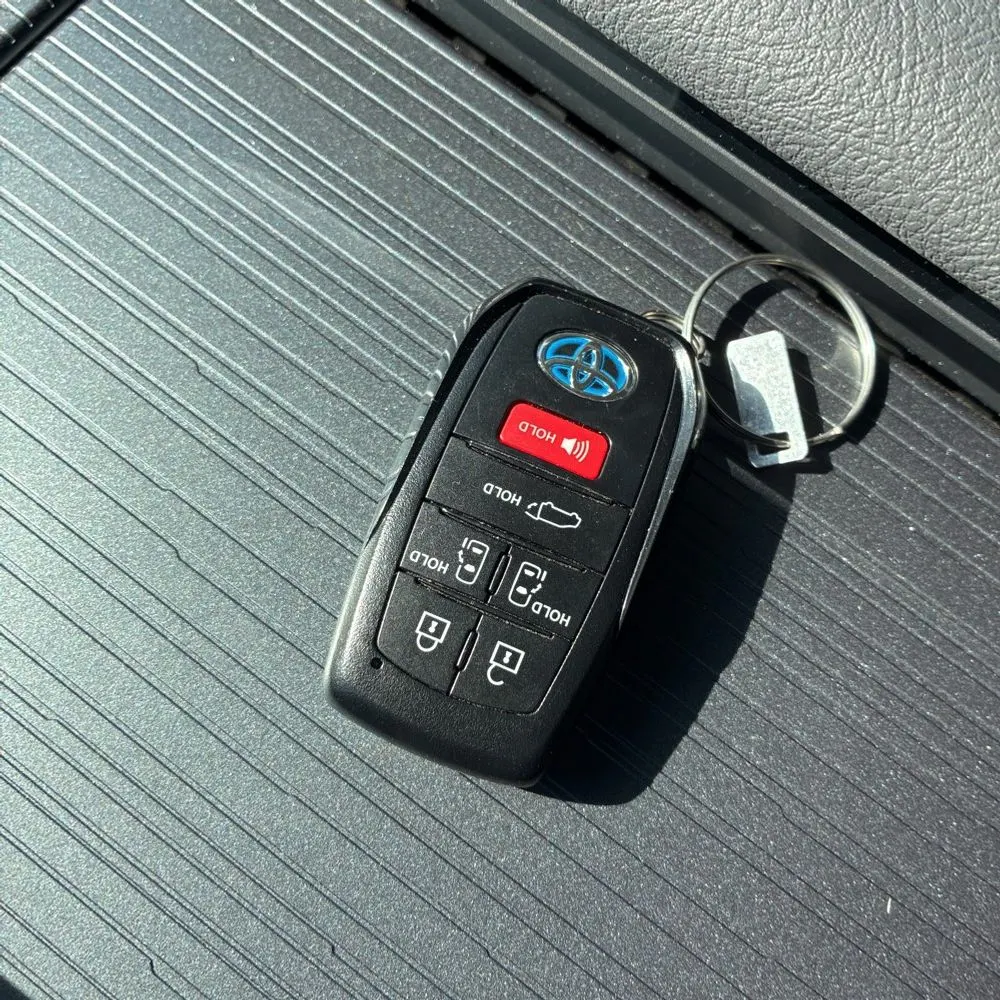 2024 Toyota Sienna XSE 7-Passenger