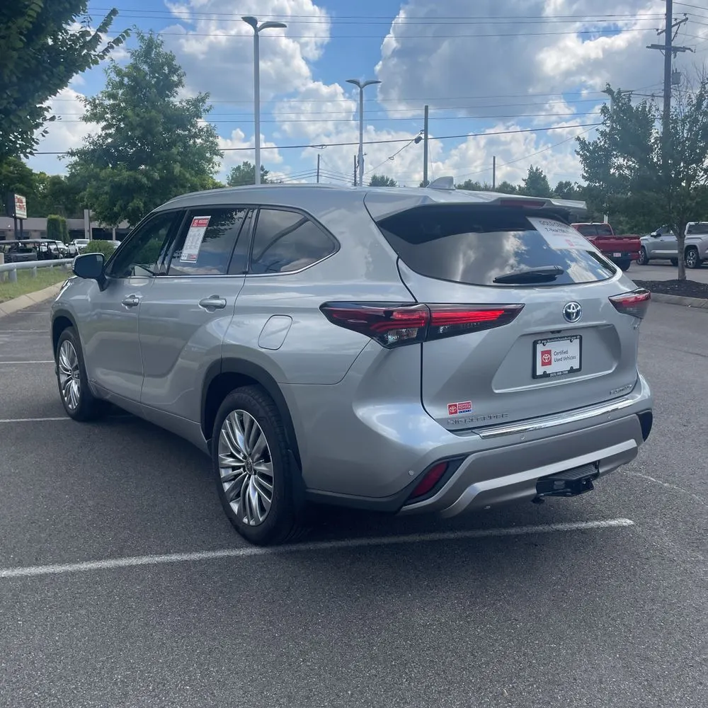 2024 Toyota Highlander Hybrid Platinum