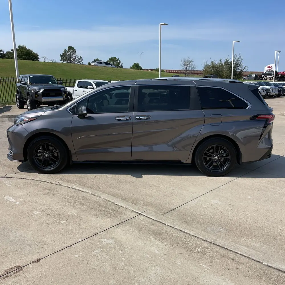 2024 Toyota Sienna Platinum 7-Passenger