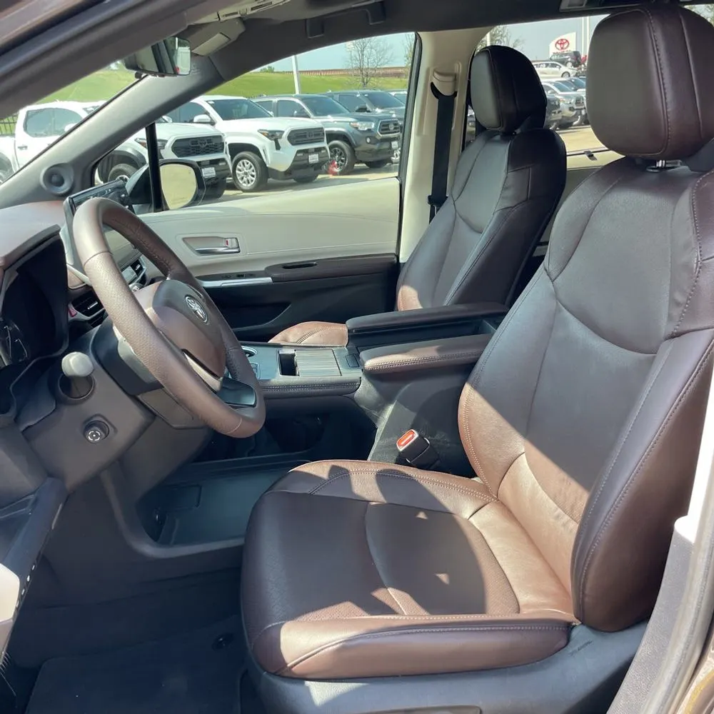 2024 Toyota Sienna Platinum 7-Passenger