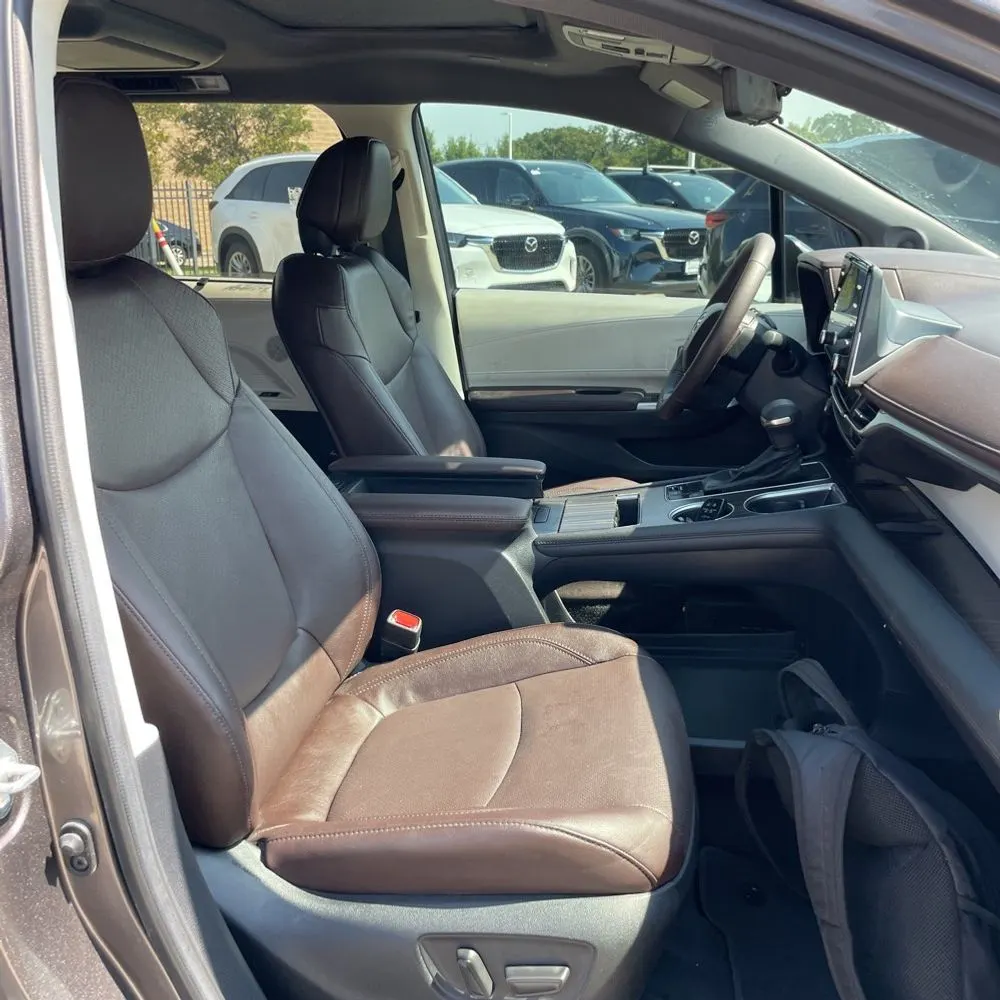 2024 Toyota Sienna Platinum 7-Passenger