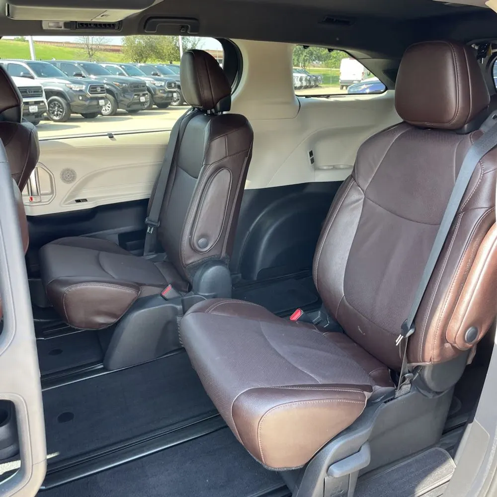 2024 Toyota Sienna Platinum 7-Passenger