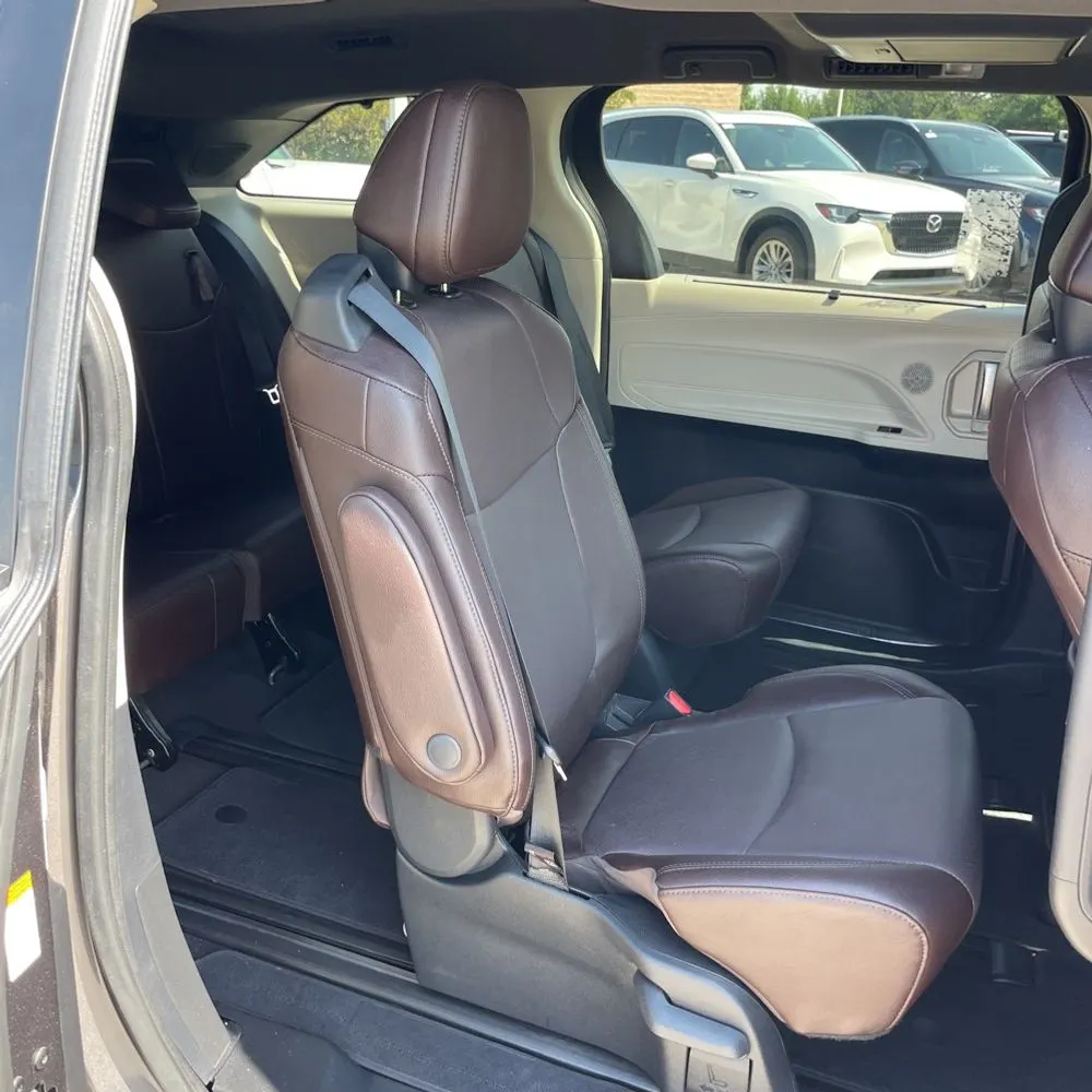 2024 Toyota Sienna Platinum 7-Passenger