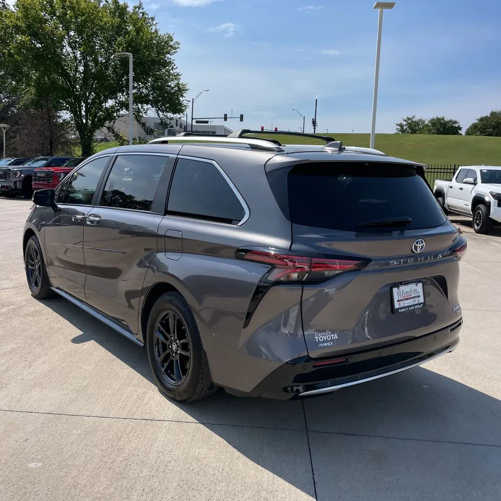 2024 Toyota Sienna Platinum 7-Passenger