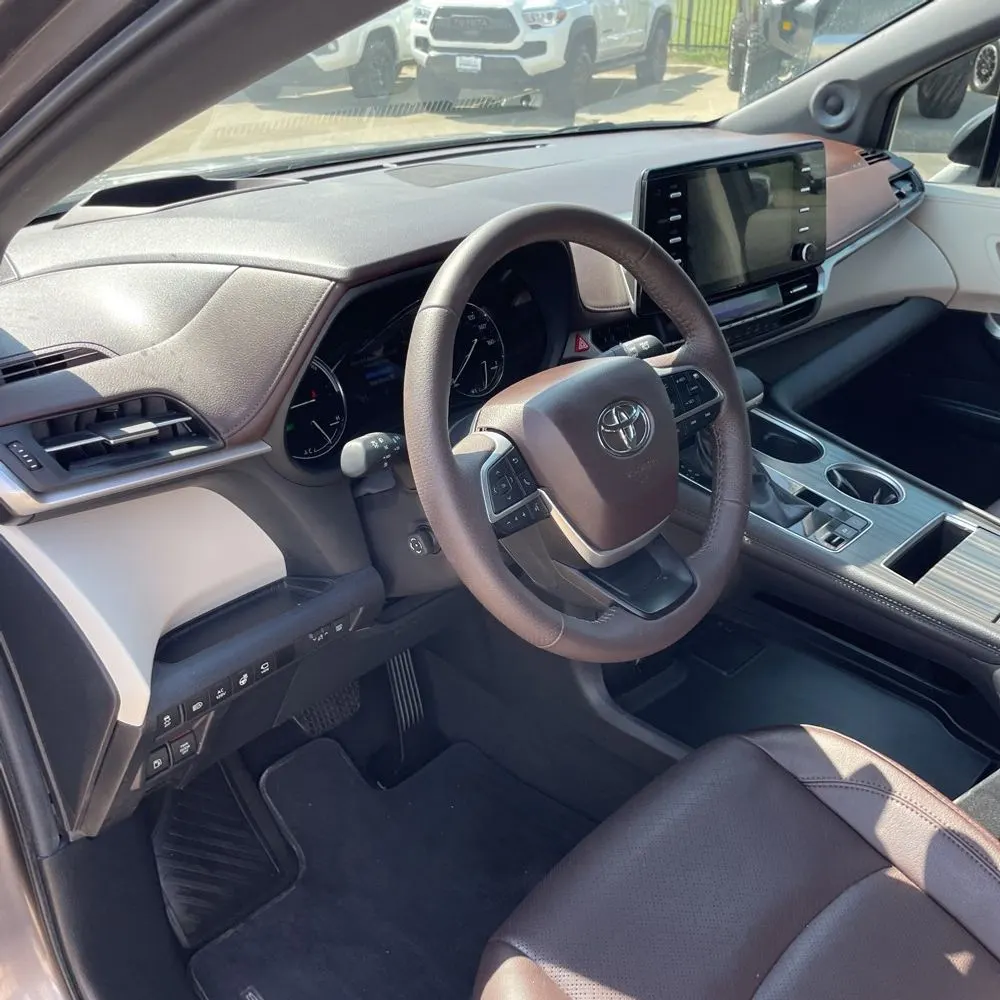 2024 Toyota Sienna Platinum 7-Passenger