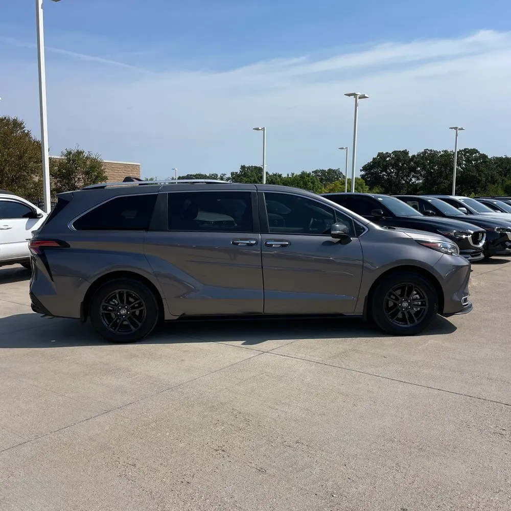 2024 Toyota Sienna Platinum 7-Passenger