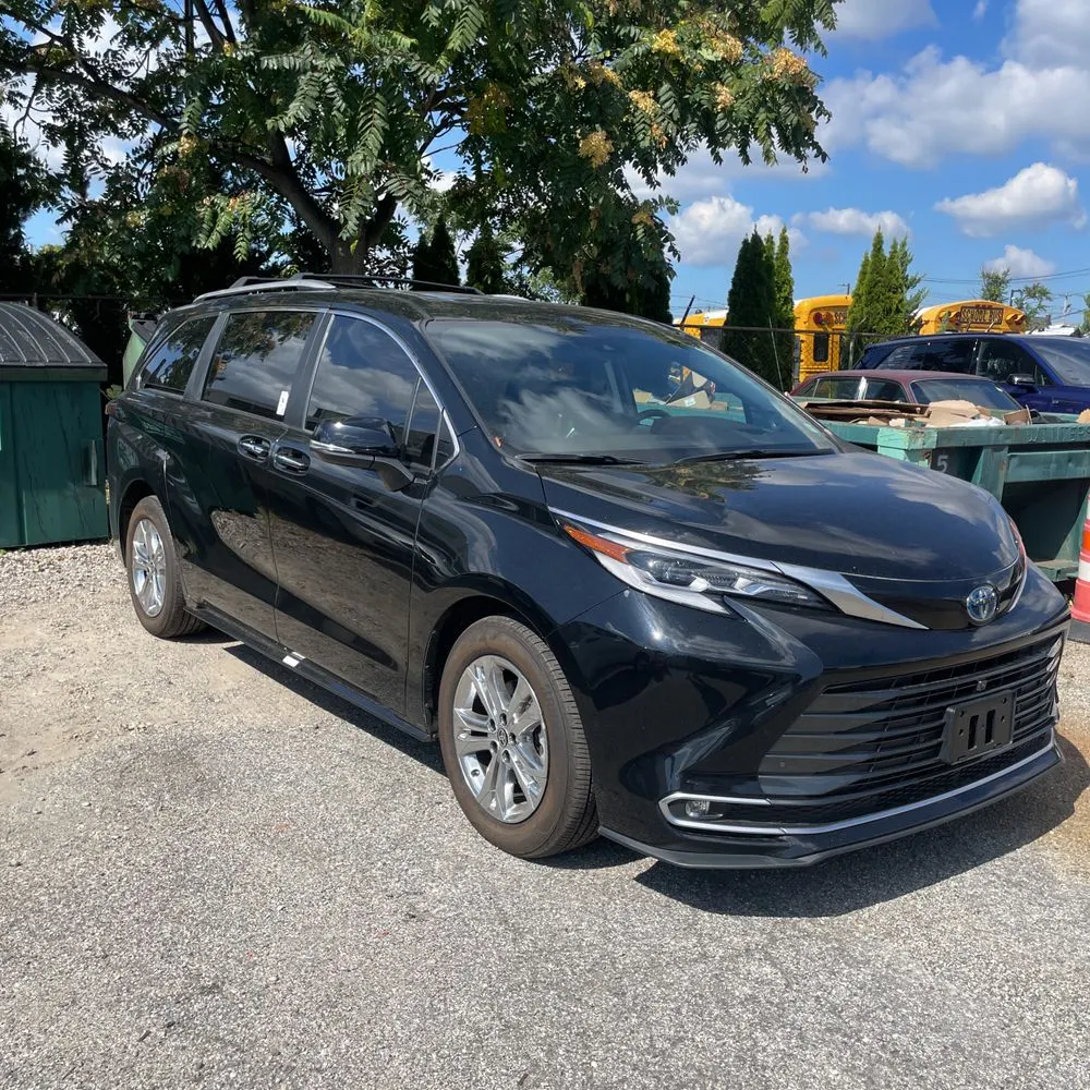 2023 Toyota Sienna Platinum 7-Passenger