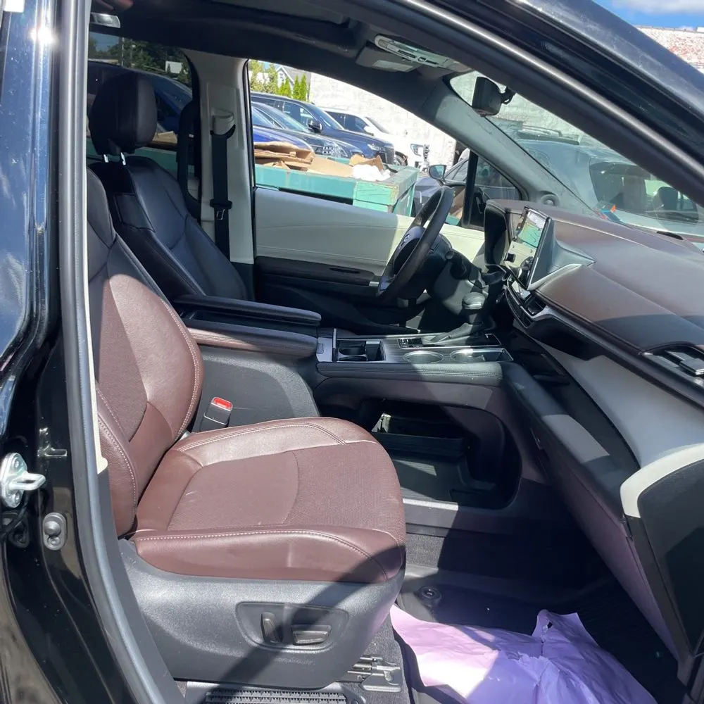 2023 Toyota Sienna Platinum 7-Passenger