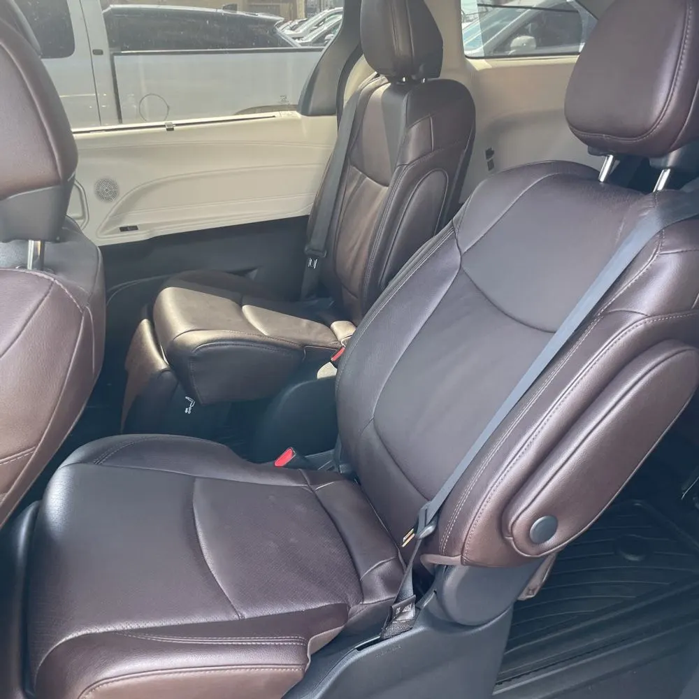 2023 Toyota Sienna Platinum 7-Passenger